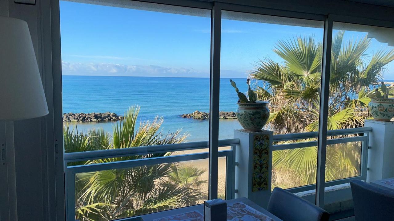 Sul Mare Al Gabbiano
